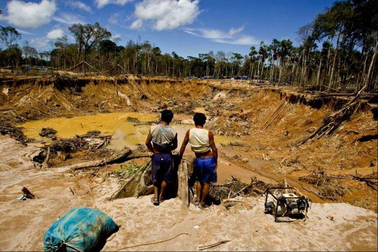 Ecuador y Perú lucharán contra minería ilegal y crimen organizado