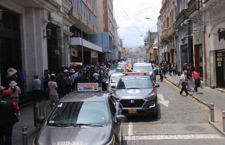 Taxistas piden que sus vehículos no sean internados al depósito