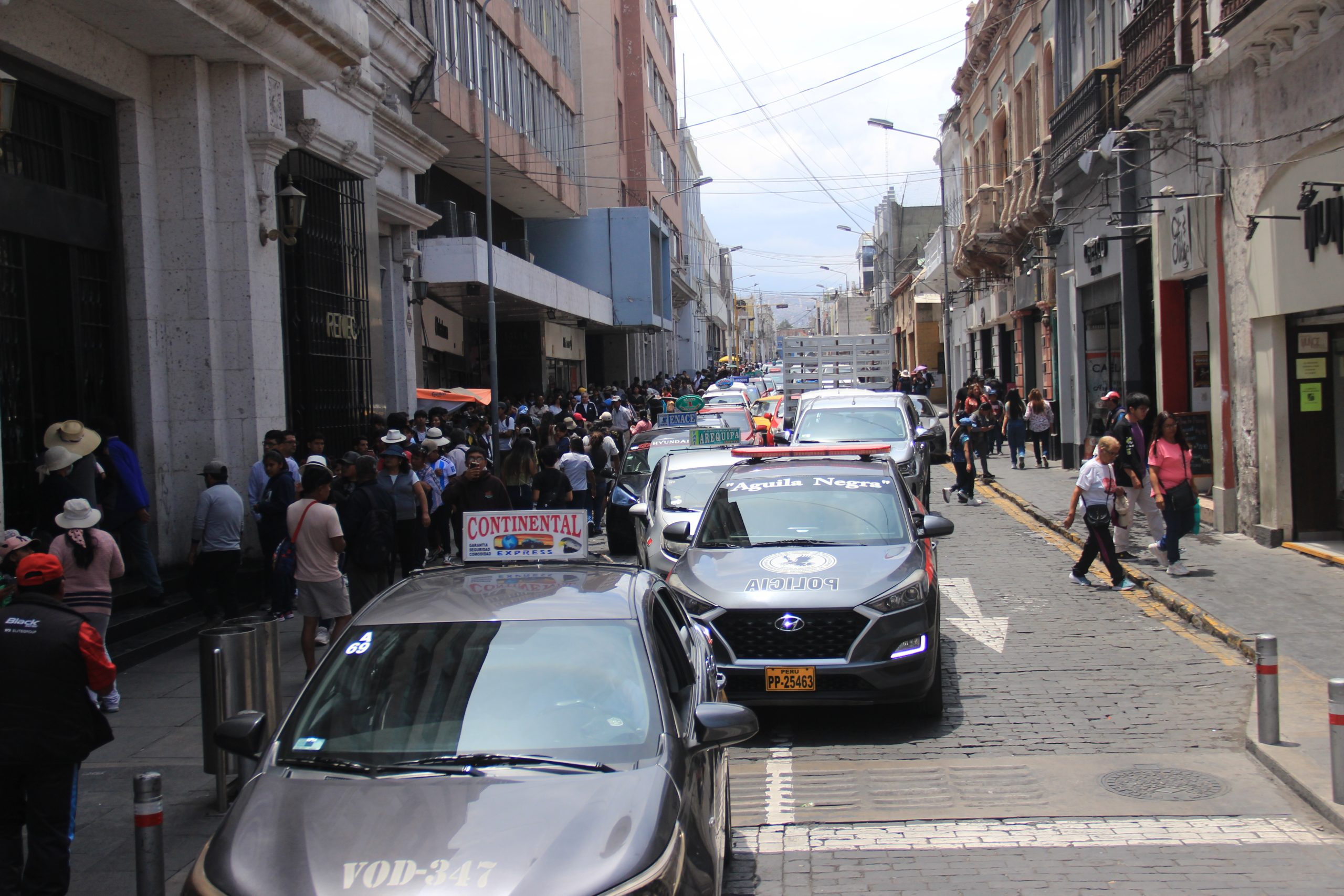 Taxistas piden que sus vehículos no sean internados al depósito