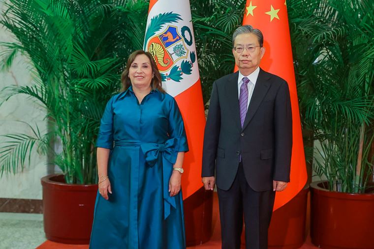 Presidenta Dina Boluarte se reunió con el primer ministro de China