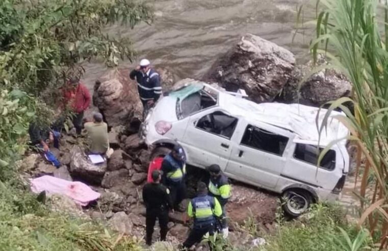 Despiste de vehículo deja dos fallecidos