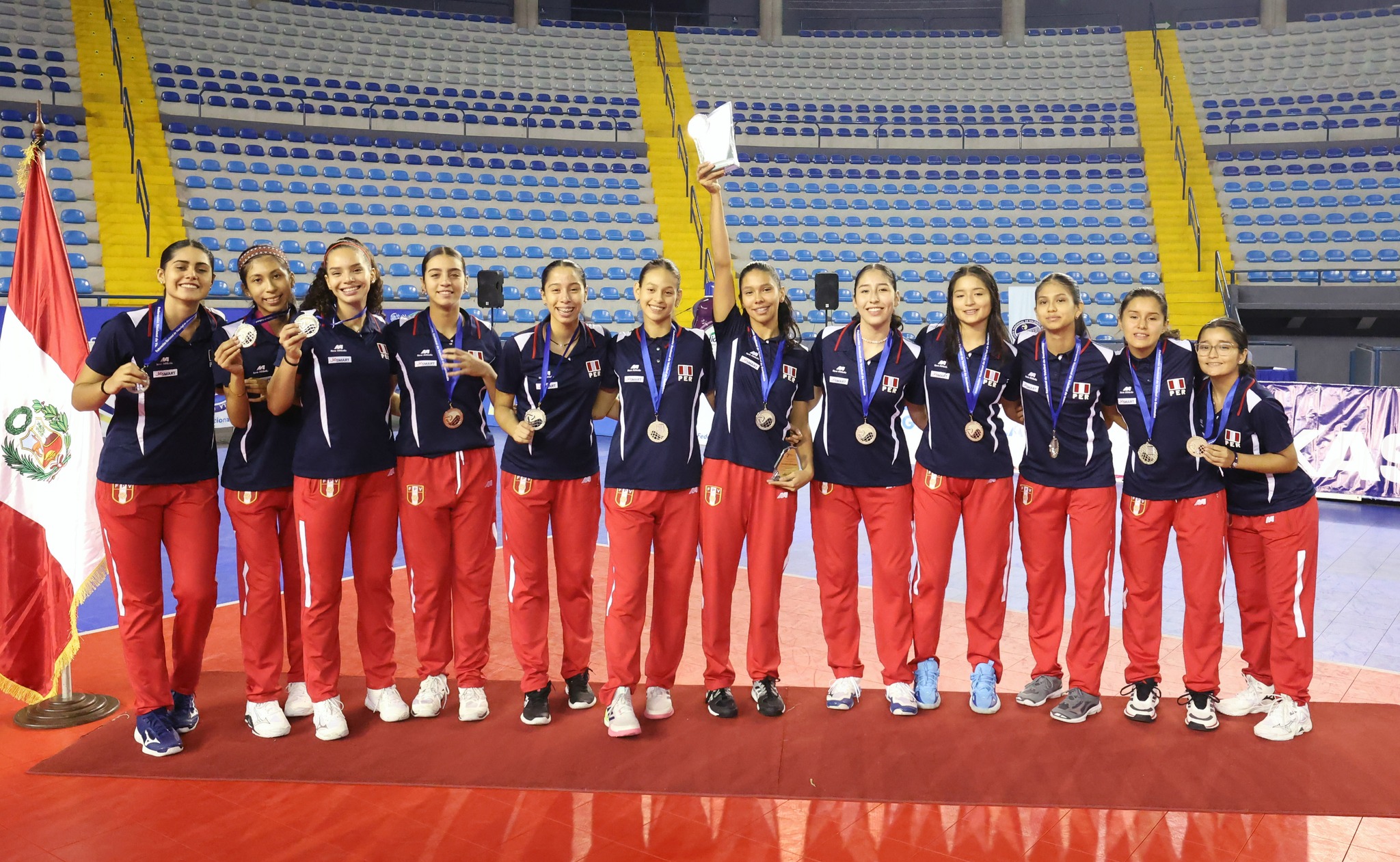 Presidencia reconoce el esfuerzo de la Sub-17 de vóley