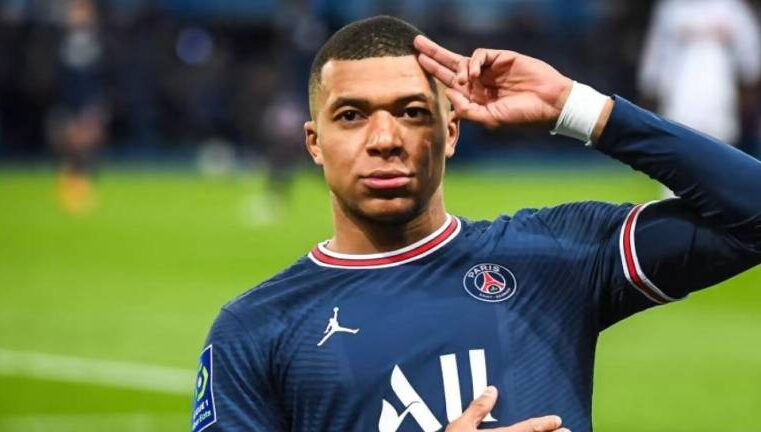 Francia debuta en la Eurocopa con Mbappé como su estrella