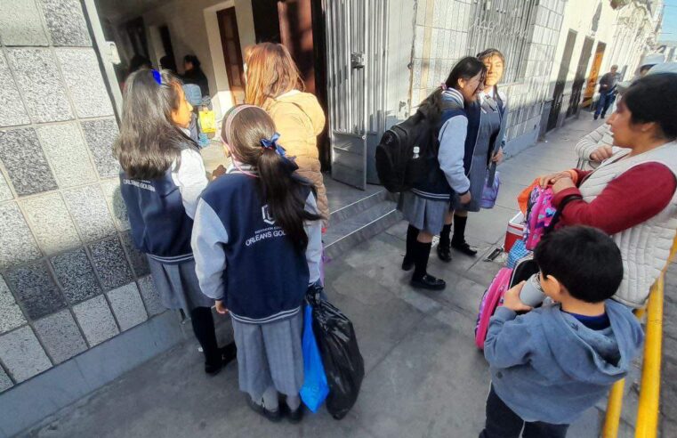 Ausentismo es de 20% en colegios privados por bajas temperaturas