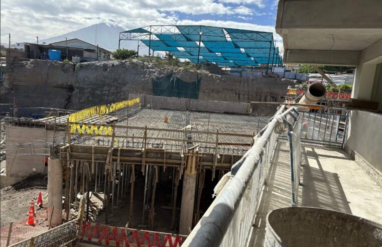 Demora en entrega de materiales impide culminar obra educativa