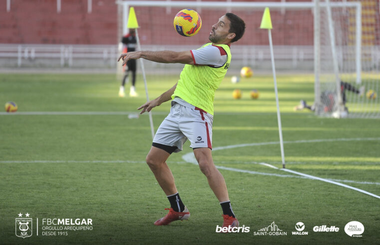 Marco Valencia dirigió los entrenamientos en la Unsa