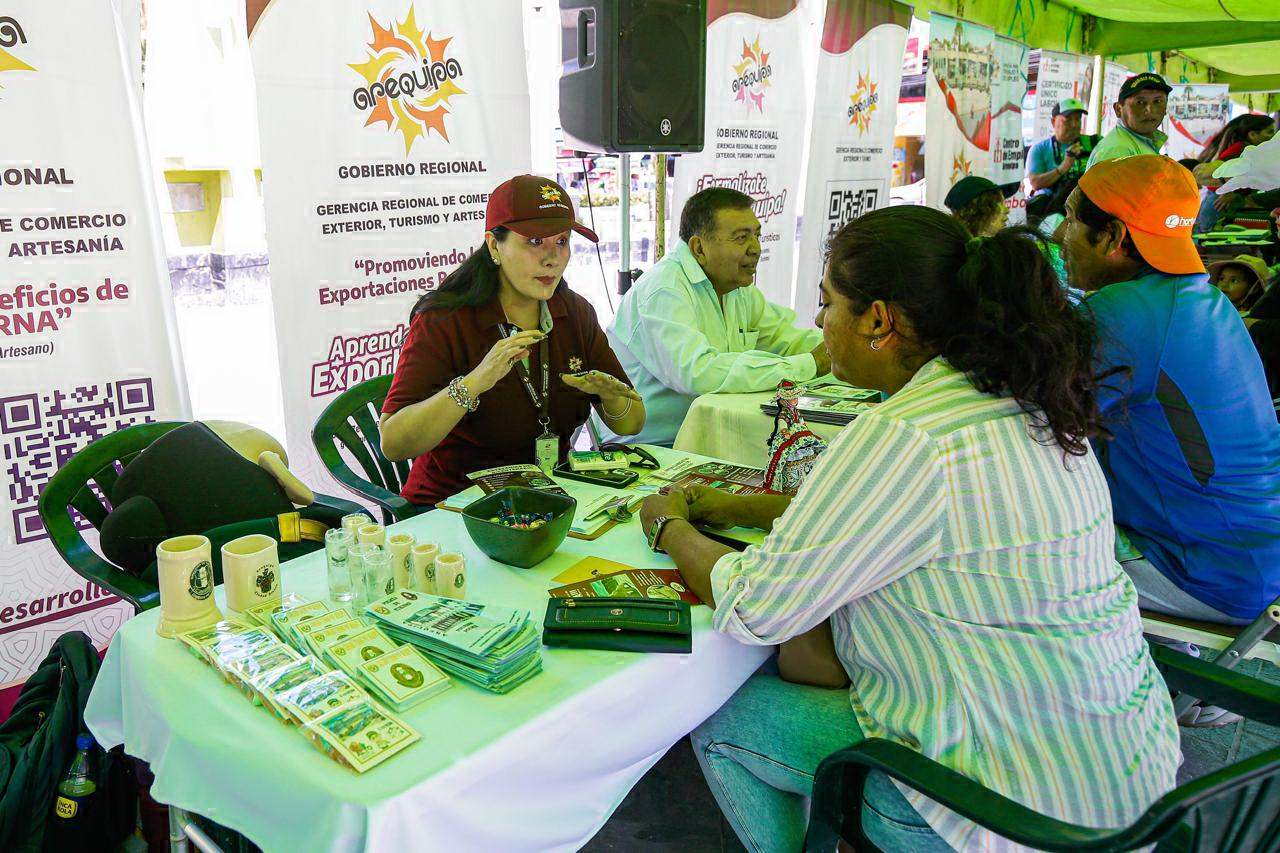 Feria de servicios laborales realizan en La Unión