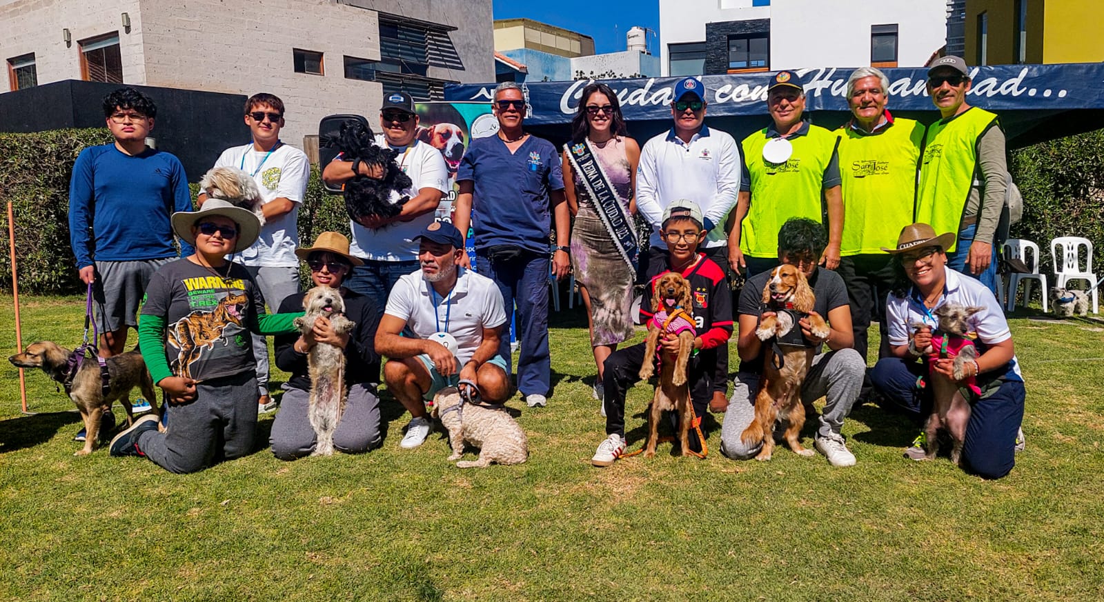 En  campaña vacunaron cuarenta canes y cuatro felinos.