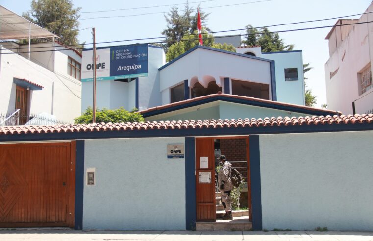 Ciudadanos adquieren kits de revocatorio de Alcaldes ante ONPE 