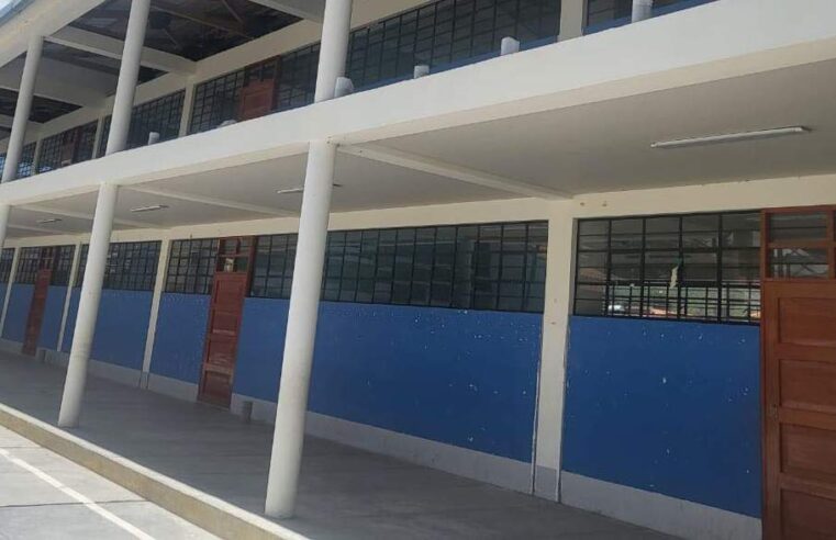 Caylloma demanda obras de Educación y Salud al GRA