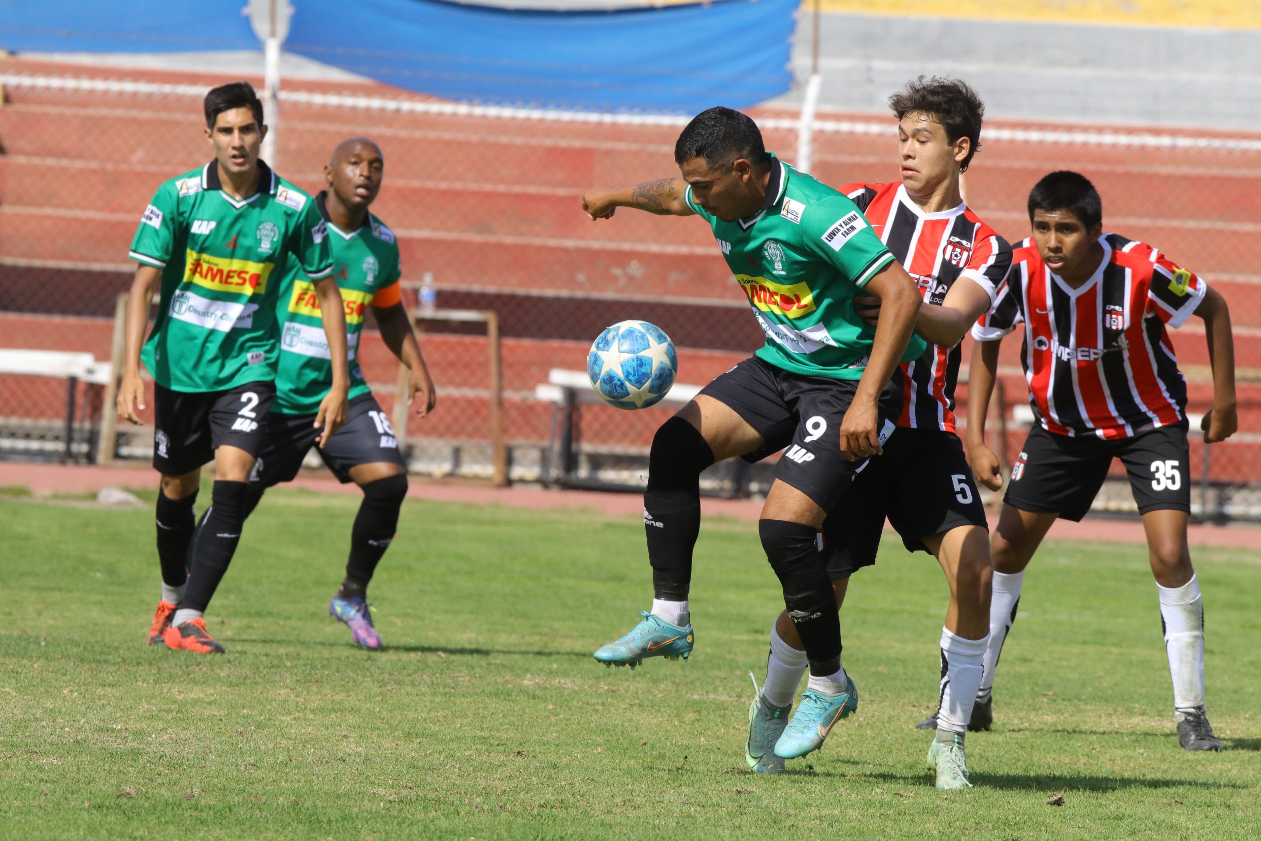 Universidad y Huracán golearon y avanzan en Copa Perú