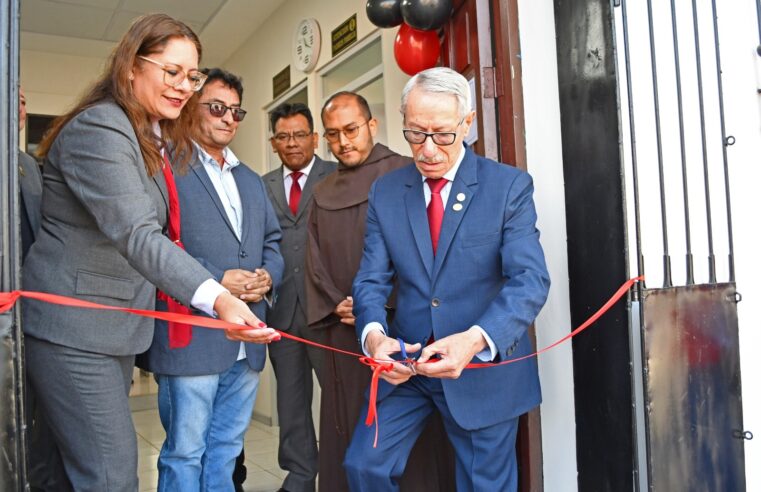 INAUGURAN CUATRO SALAS PARA FOMENTAR COMUNICACIÓN ENTRE PADRES Y DOCENTES EN EL COLEGIO FLEMING