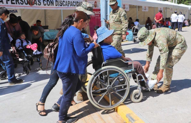 Atienden a más de 11 mil personas en campaña cívica de las FF.AA