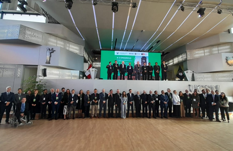 Jueces y fiscales deben tener una formación de carrera como los militares