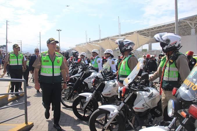 Se exige a la Policía a seguir trabajando con «profesionalismo» pasado el estado de emergencia