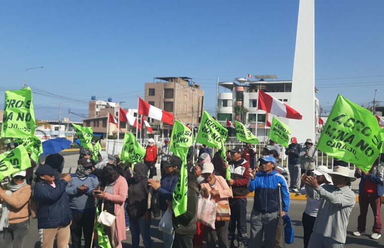 Con bloqueo de la vía costanera se desarrolló paro contra Tía María