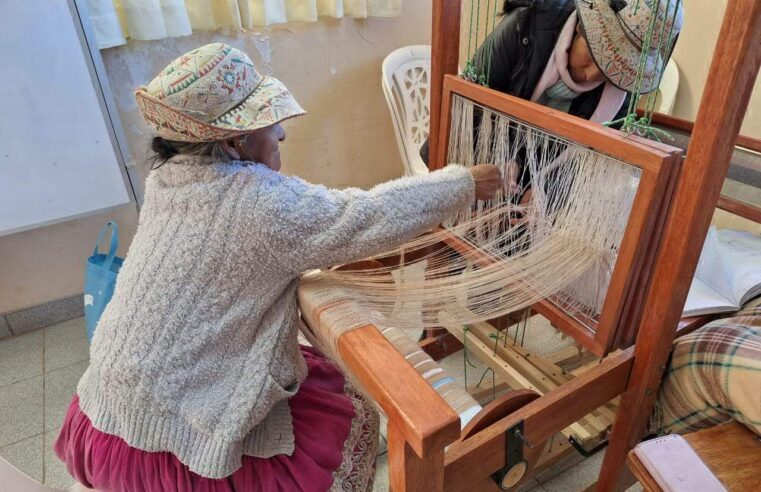 Artesanas del Colca fortalecen su arte y creatividad en el tejido