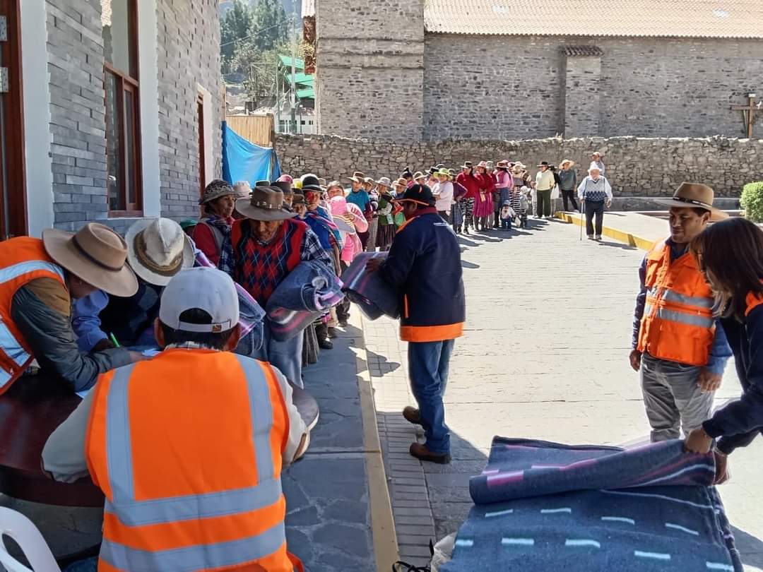 Inician entrega de ayuda en zonas afectadas por heladas 