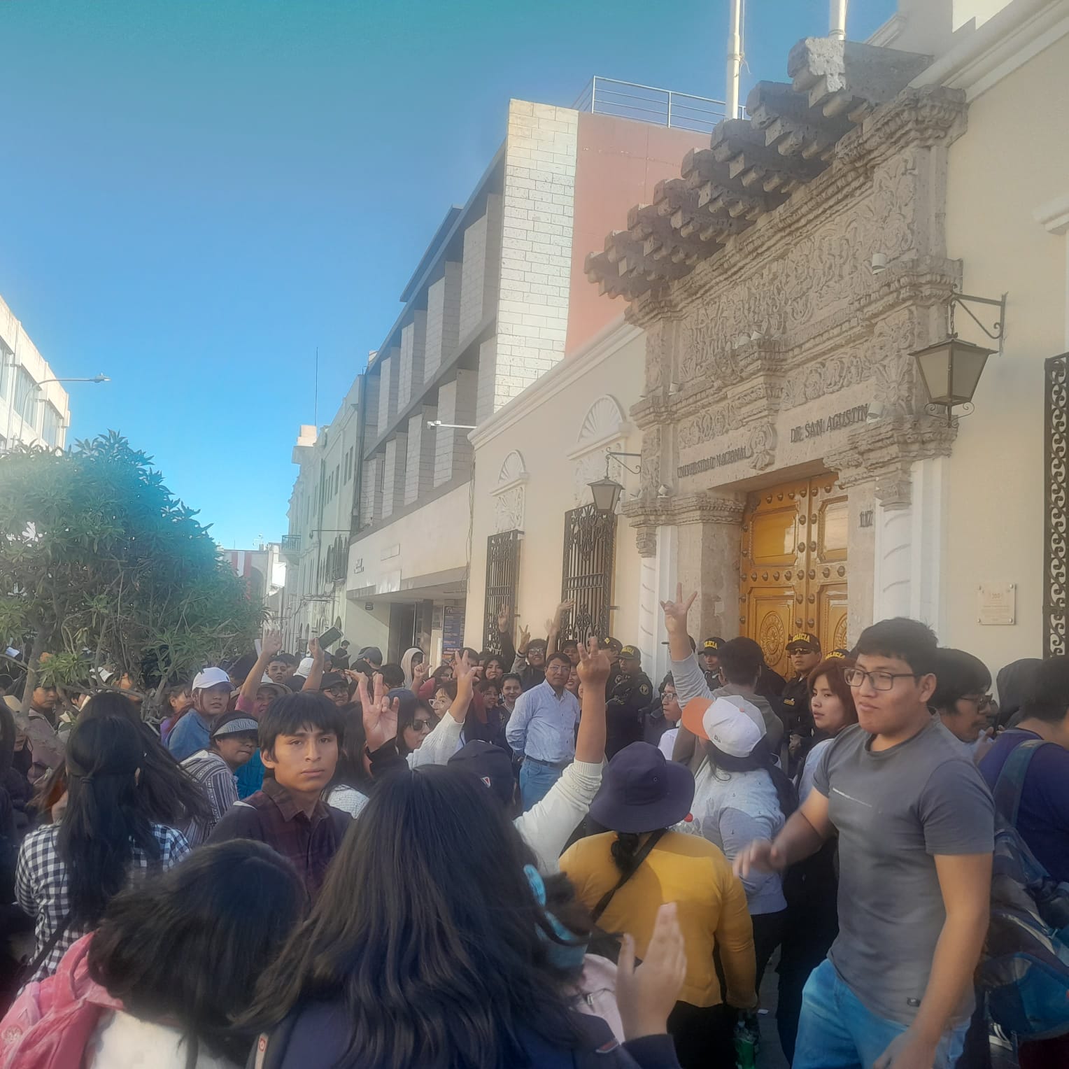 Alumnos de Ceprunsa denuncian irregularidades en el examen de admisión