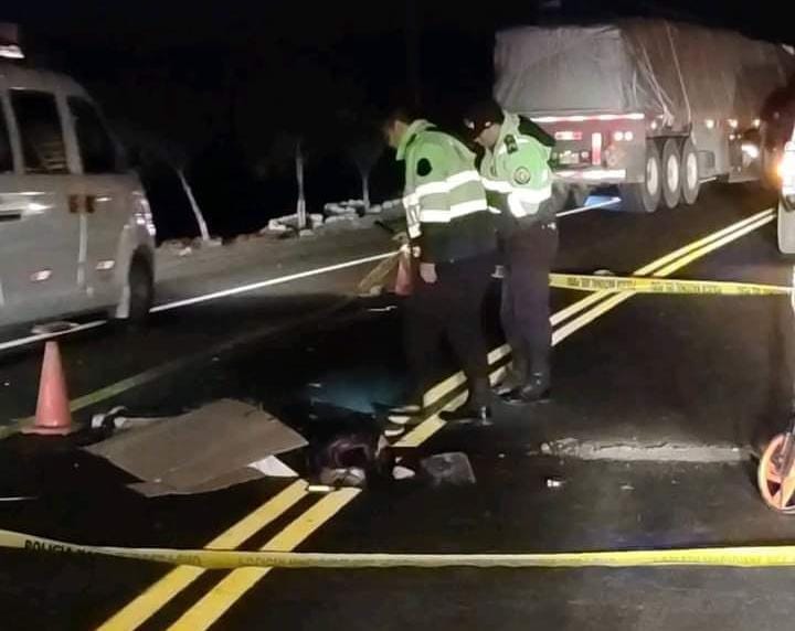 Policía fallece y mujer queda herida tras accidente en Uchumayo