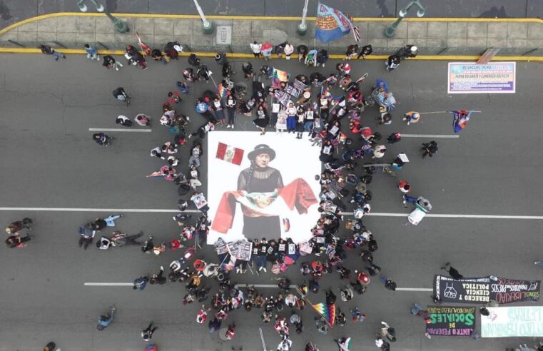 Protestas por Fiestas patrias: Manifestantes de todo el Perú llegan con carteles al Congreso y el Palacio de Justicia