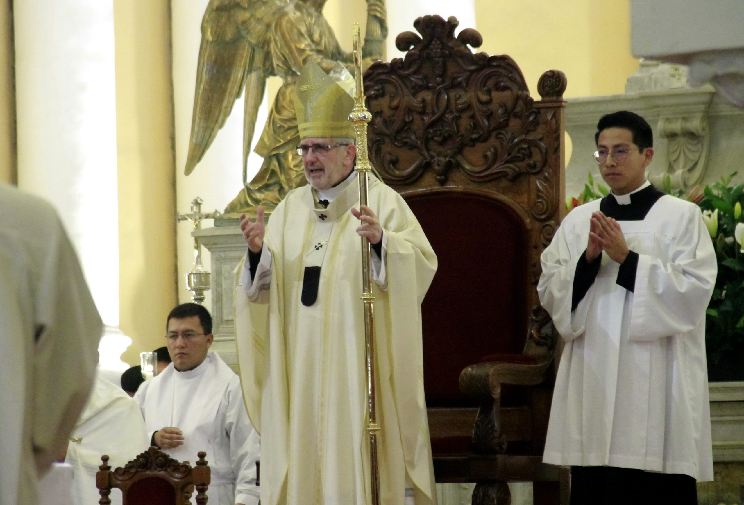 Monseñor de Arequipa pide a las autoridades «servir y no servirse»