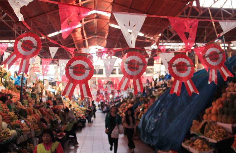 Arequipa se viste de rojo y blanco y de fervor patrio