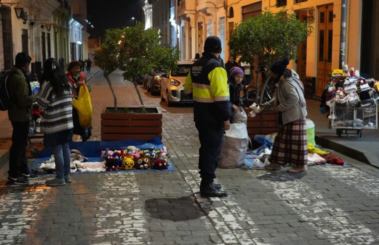 Comercio ambulatorio y transporte informal se “adueñan” de la ciudad