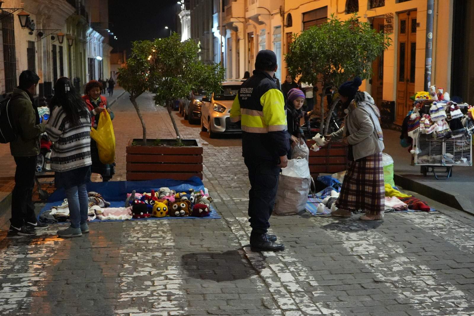 Comercio ambulatorio y transporte informal se “adueñan” de la ciudad