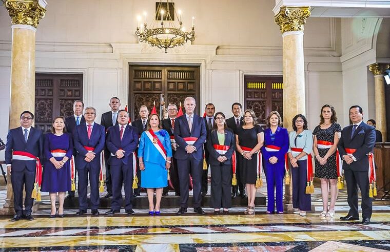 Congresistas piden cambios en el gabinete ministerial