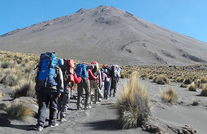 Andinistas de Arequipa: Ascenderán y Limpiarán el Misti