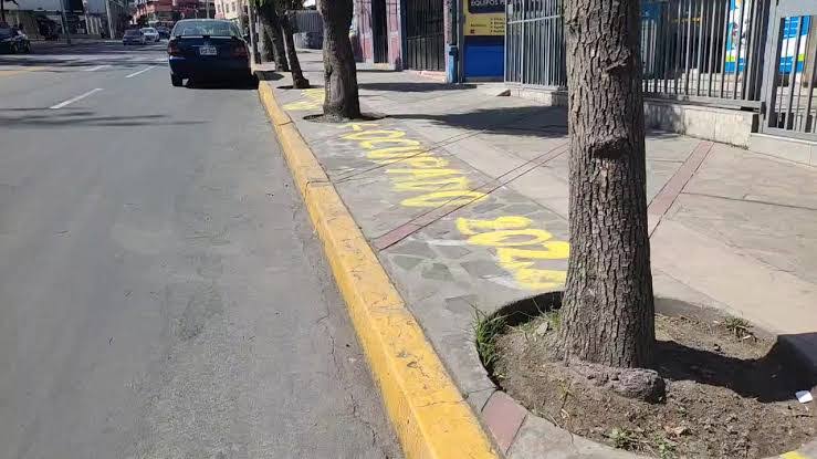 Pintas en veredas de la Avenida Independencia previo al corso de la amistad tendrán una multa 2,575 Soles