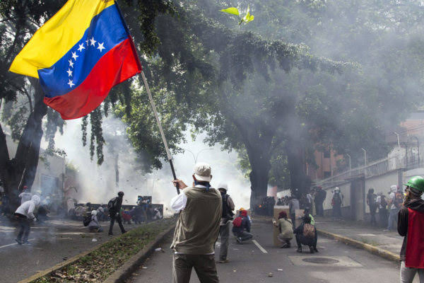 Cancillería pide al gobierno de Venezuela que cese represión