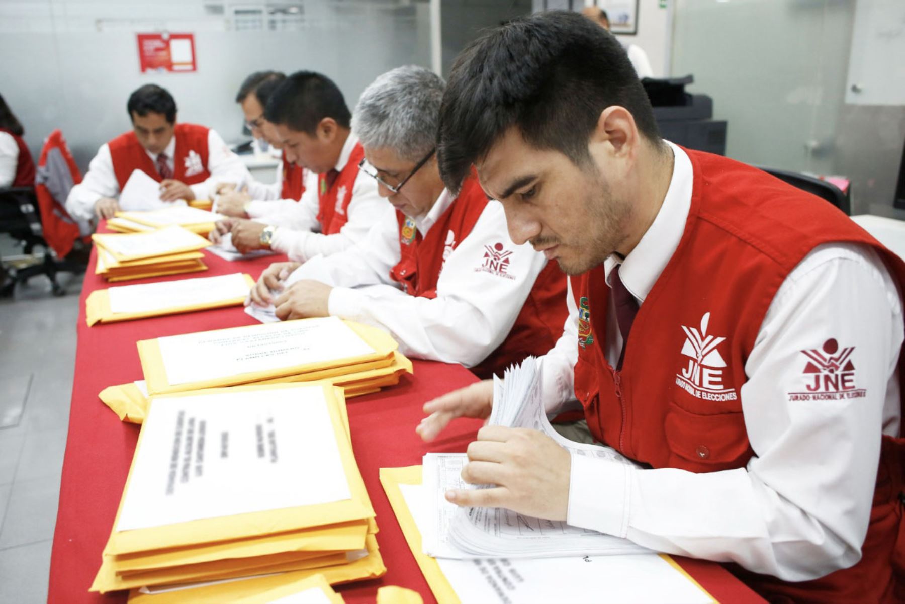 JNE recibió más de 1500 renuncias a partidos políticos en últimos días