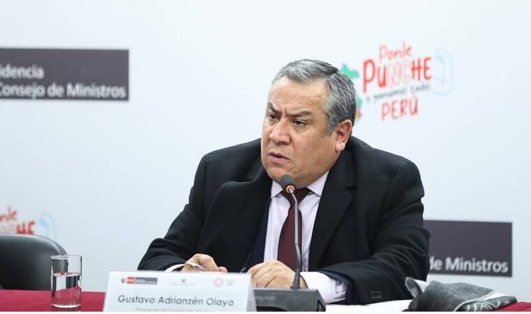 Adrianzén confirma que no habrá cambios de ministros