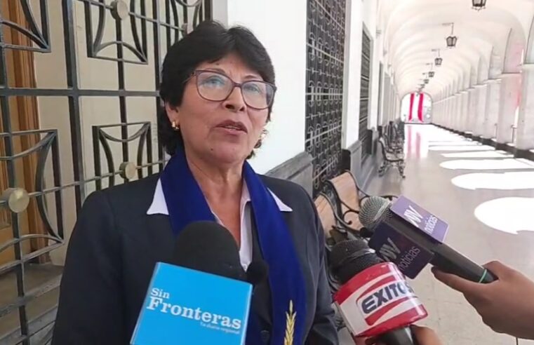 Cuestionan abandono al sector Educación durante Día del Maestro 