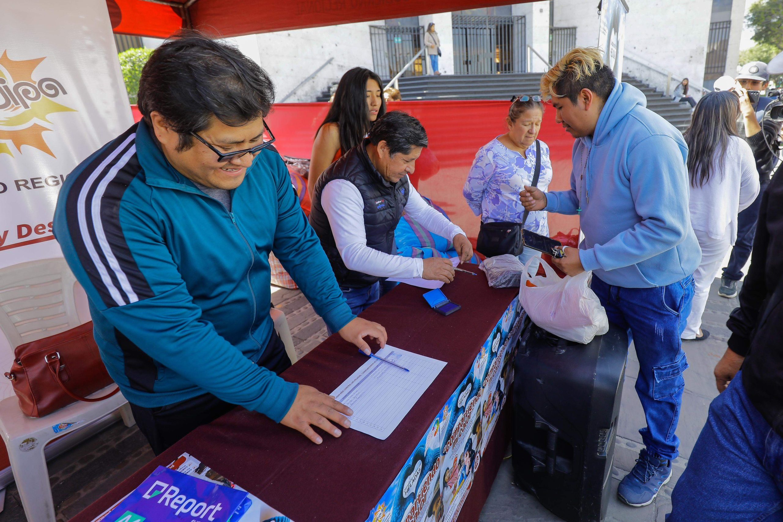 Buscan recolectar 10 mil prendas para población de zonas altas 