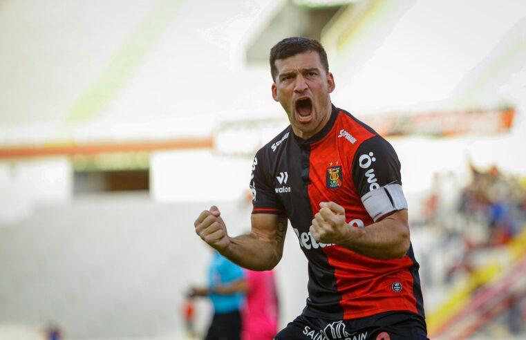 Dos años más para gritar sus goles en FBC Melgar