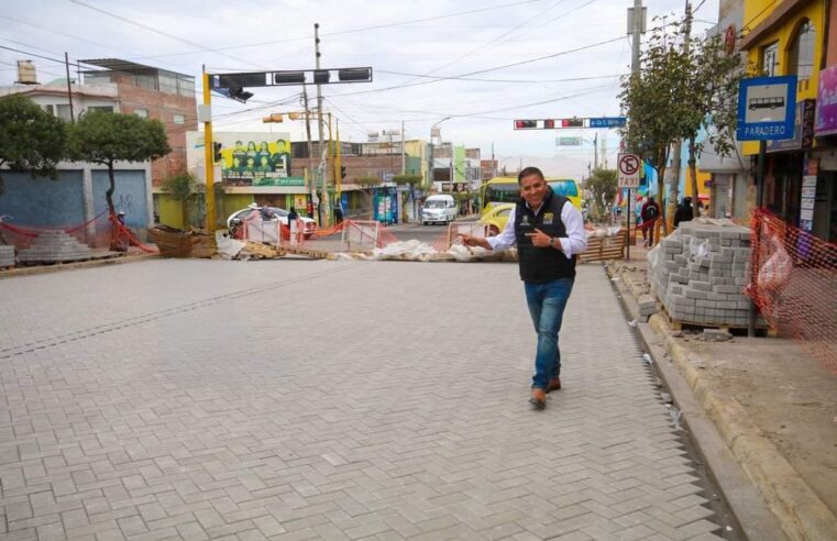 Inician adoquinado en avenida Ramón Castilla en Cayma