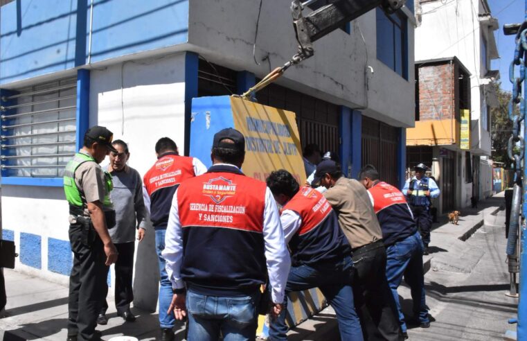 Clausuran local por incumplir norma municipal en JLByR