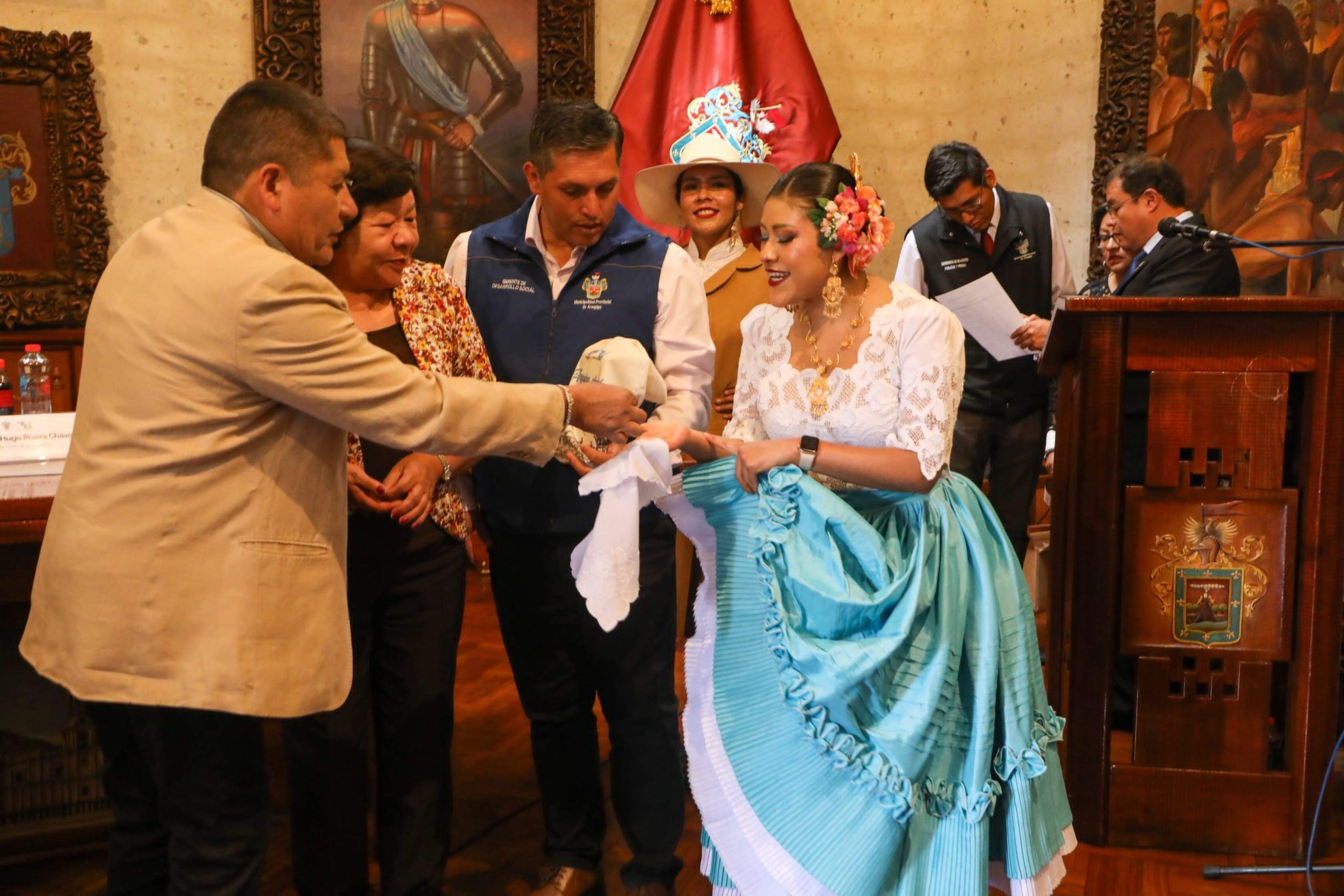 El alcalde de Arequipa recibió a las delegaciones de Festidanza