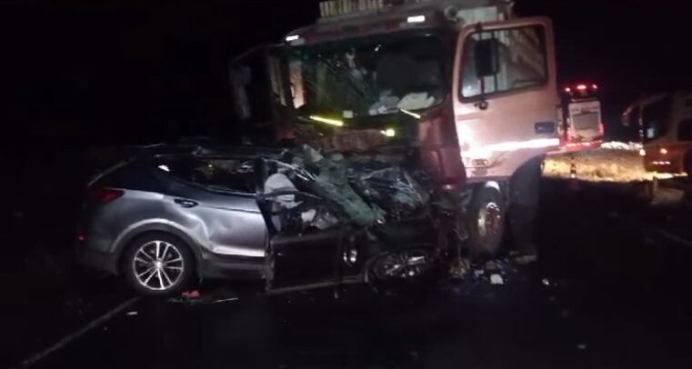 Accidente en vía Puno-Arequipa deja tres fallecidos