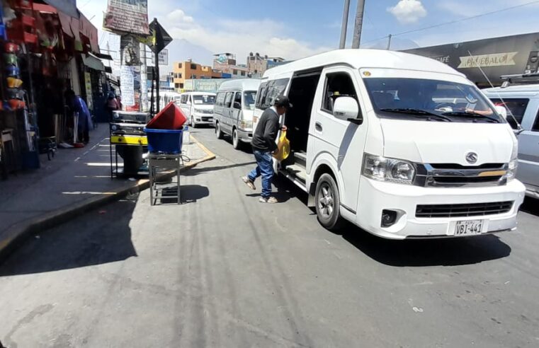 Transportistas informales amenazan paralizar la ciudad