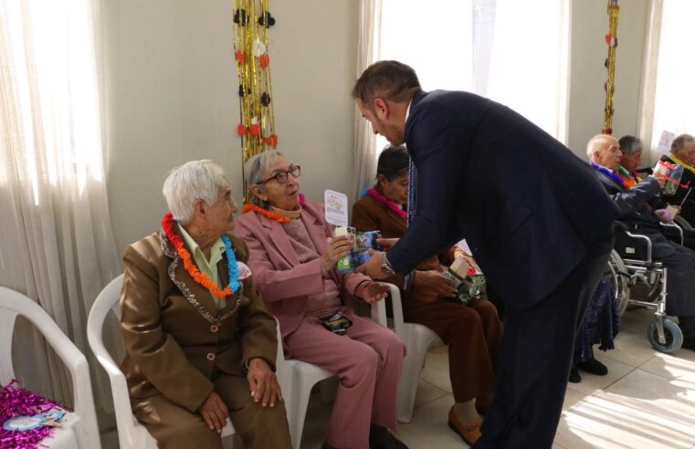 Adultos mayores de comedor y asilo de SBA fueron agasajados