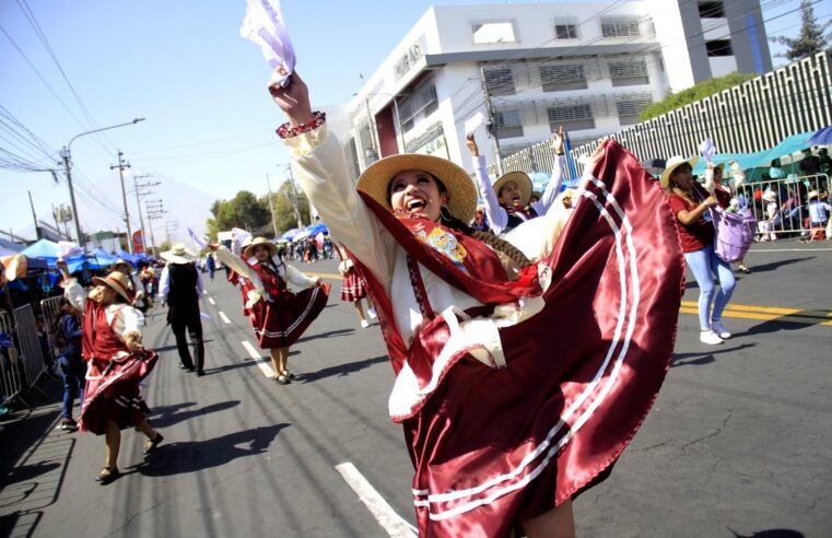 Despliegue de color y tradición en el Corso de la Amistad por los 484 años de Arequipa