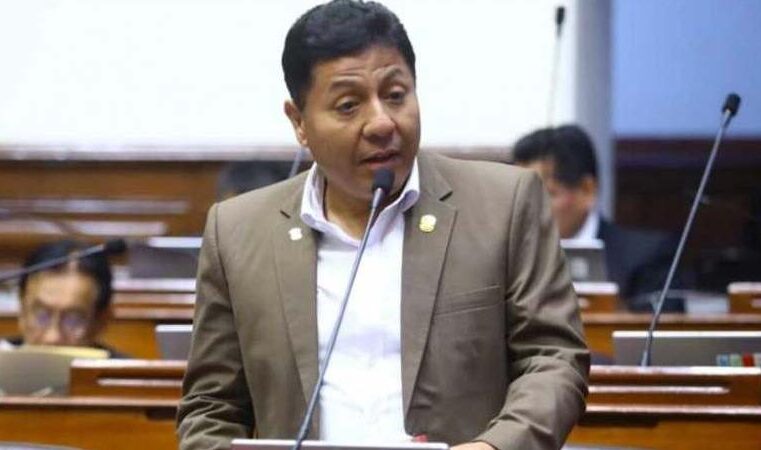 Corte Suprema resuelve a favor de congresista Raúl Doroteo