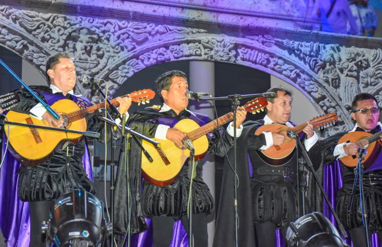 Música, color y alegría en Festival de Tunas de Bustamante y Rivero