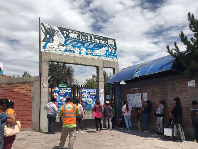 Padres de familia del Colegio Luis H. Bouroncle denuncian ser víctimas de represalias