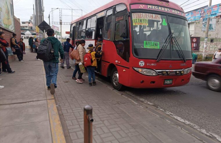 Tiabaya demanda mayor participación ante falta de transporte en su jurisdicción