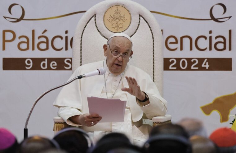 Papa Francisco pide ofrecer toda la ayuda a víctimas de abusos